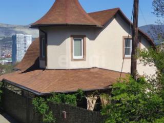 Коттедж, 237.6 м², 5 соток