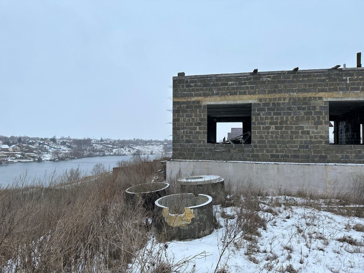 Купить дом на Молодежной улице в селе Гремячем в Новомосковском районе — 26  объявлений о продаже загородных домов на МирКвартир с ценами и фото