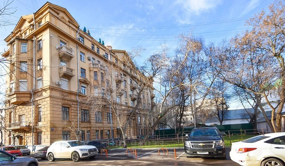 Дореволюционный жилой дом недавно отреставрировали. Фото: Мир Квартир