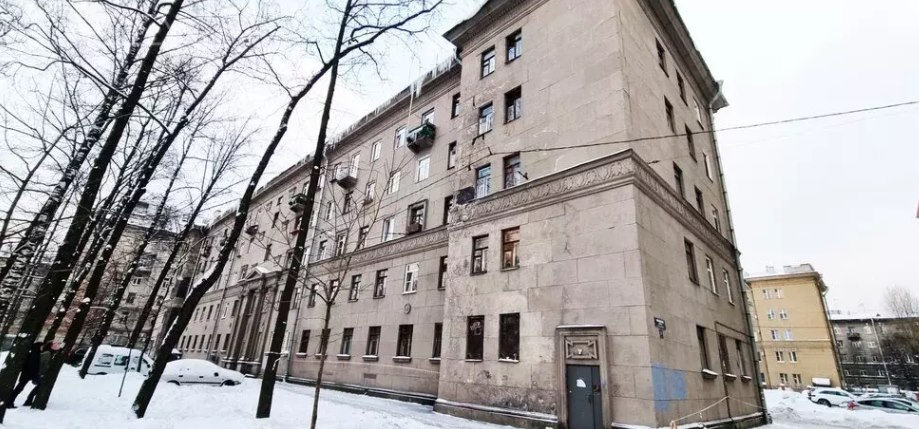 На четвертом этаже сталинки в Московском районе можно купить жилье за 1,7 млн. Фото: afy.ru, АН Цитадель Питер (ИП Палкин Евгений Юрьевич)