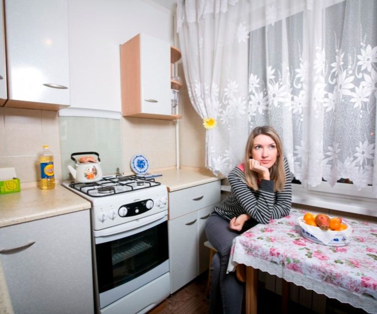 Снять квартиру в москве на 2 месяца. Проживание в квартире. Хозяйка квартиры. Квартиры обычных людей. Съемное жилье.