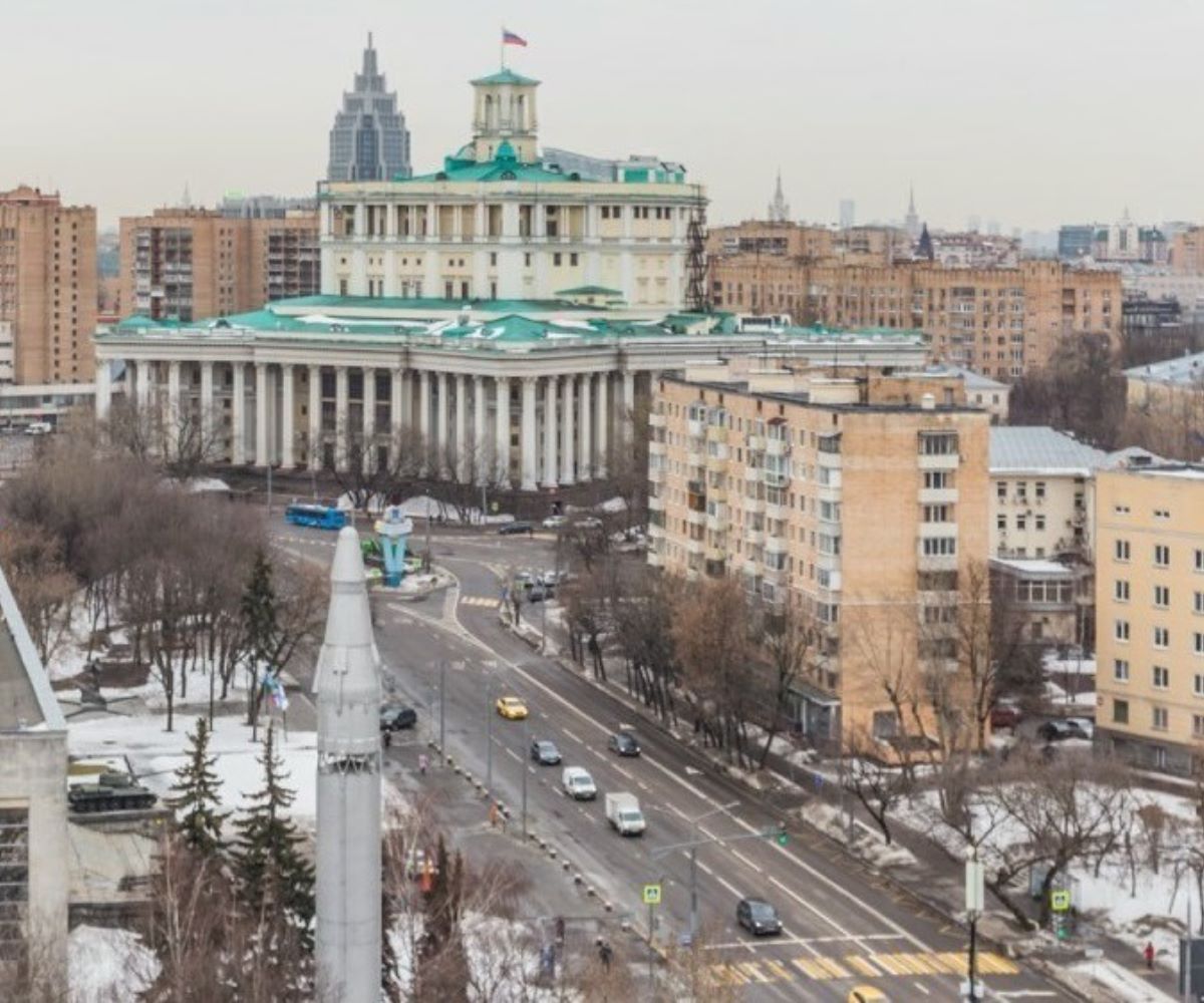 Улица Советской Армии в Москве: сколько стоят эко-квартиры с собственным  выходом в Екатерининский парк и обычные квартиры в брежневках? — Обзоры  рынка недвижимости в интернет-журнале МИР КВАРТИР