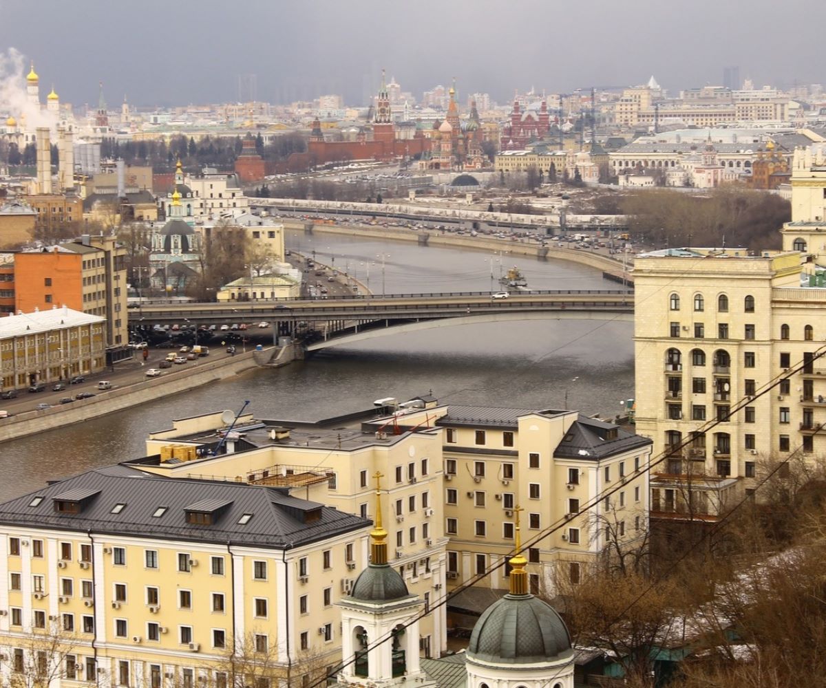 Котельнические переулки в Москве. Где искать секретный сталинский бункер и  где за 85 млн рублей можно купить целый старинный особняк? — Обзоры рынка  недвижимости в интернет-журнале МИР КВАРТИР